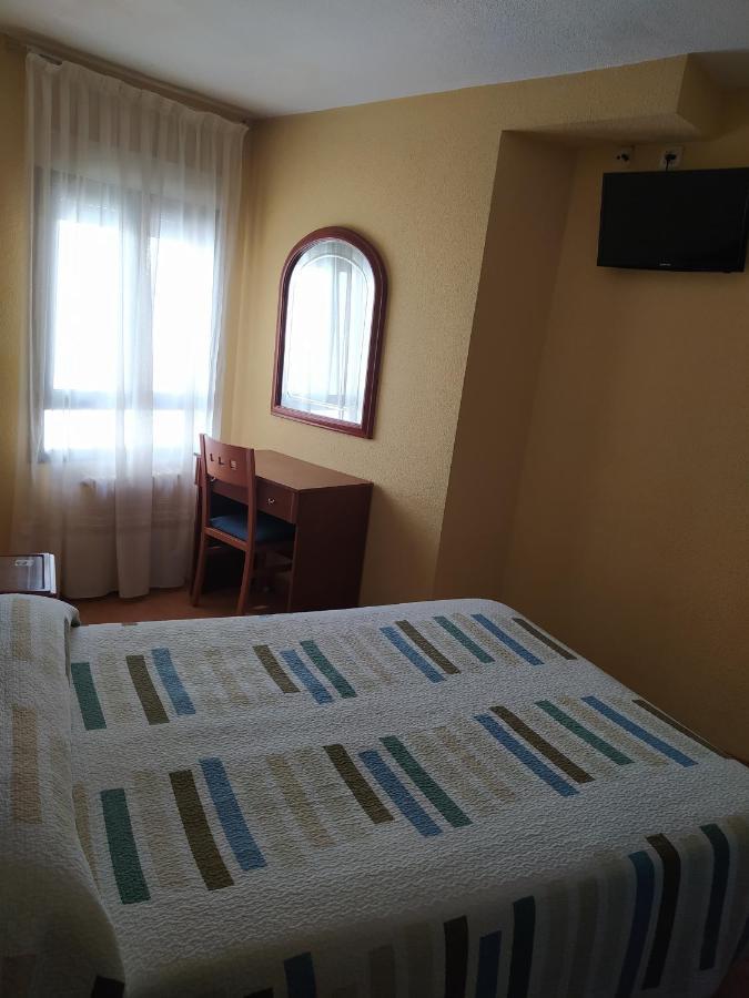Hostal Guzman El Bueno By Gaiarooms Leon Bagian luar foto