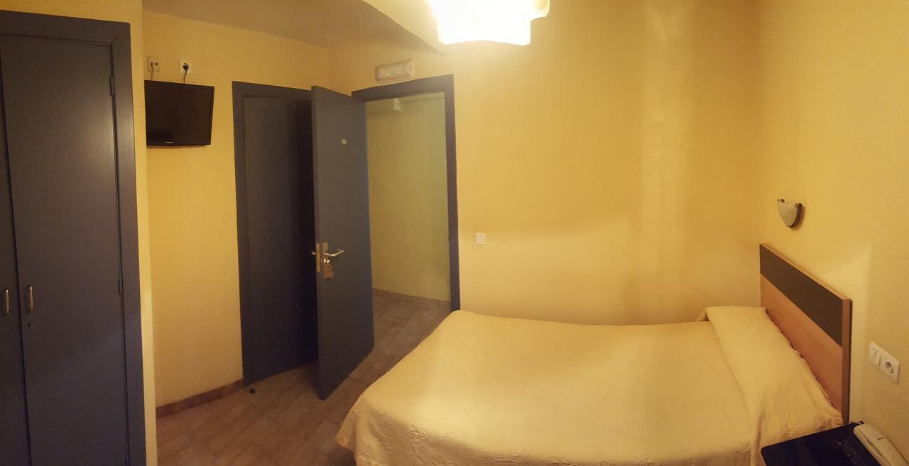 Hostal Guzman El Bueno By Gaiarooms Leon Bagian luar foto